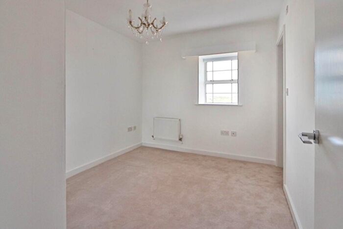 2 Bedroom Flat To Rent In Brabham Court, Worcester Park, KT4