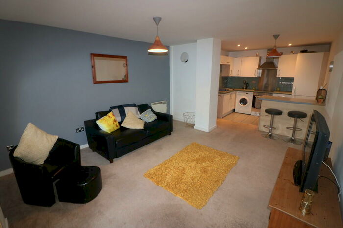 1 Bedroom Apartment To Rent In Apartment, Queens Dock Avenue, HU1