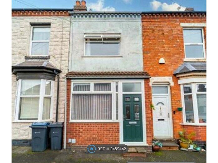3 Bedroom Semi-Detached House To Rent In Hunts Road, Birmingham, B30