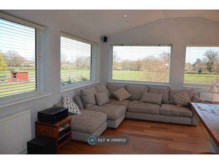 2 Bedroom Maisonette To Rent In Hayley Green, Ascot, RG42