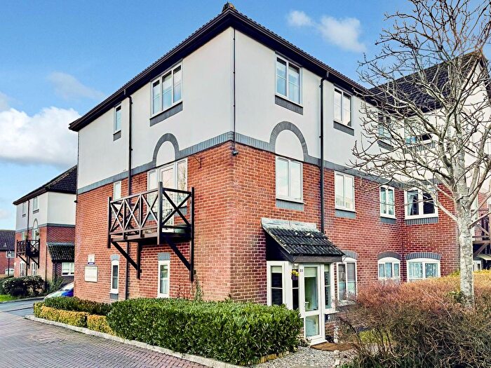 2 Bedroom Flat For Sale In Marlborough Road, Swindon, SN3