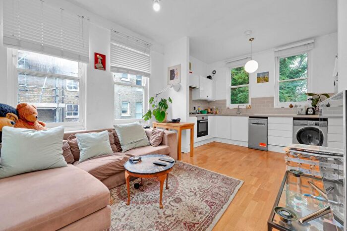 3 Bedroom Flat To Rent In Cathcart Hill, Tufnell Park, N19