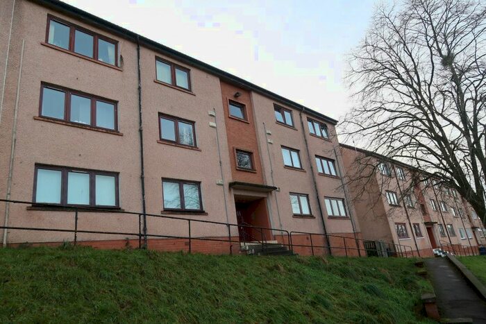 2 Bedroom Flat To Rent In Divernia Way, Barrhead, G78