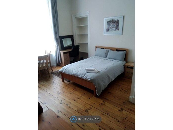 Studio To Rent In Holland St, Glasgow, G2