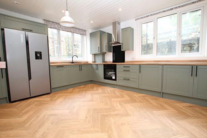 3 Bedroom Cottage For Sale In Peel Cottage Road, Todmorden, OL14