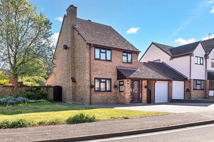 3 Bedroom Detached House For Sale In King James Way, Royston, SG8