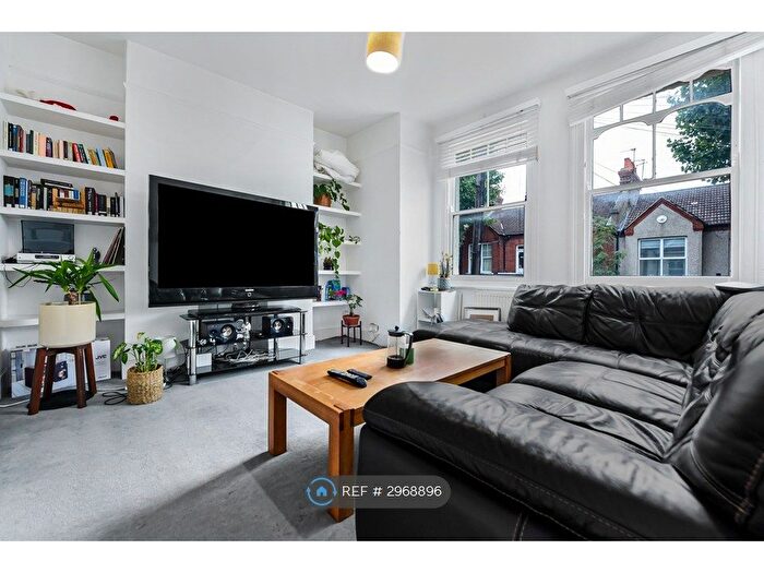 4 Bedroom Maisonette To Rent In Idlecombe Road, London, SW17