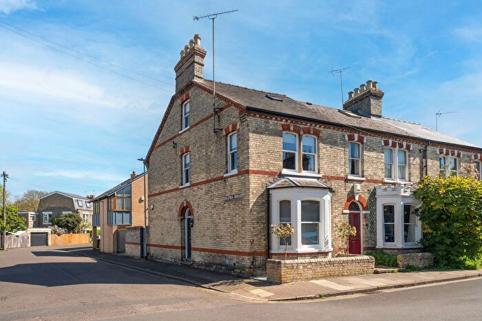 5 Bedroom End Of Terrace House For Sale In Alpha Road, Cambridge, CB4