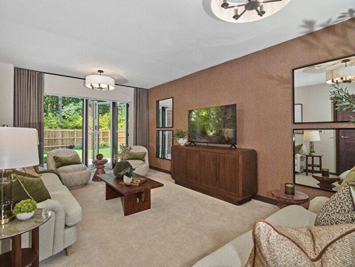 3 Bedroom Semi-Detached House For Sale In Bellew Road, Deepcut, Camberley, Surrey, GU16