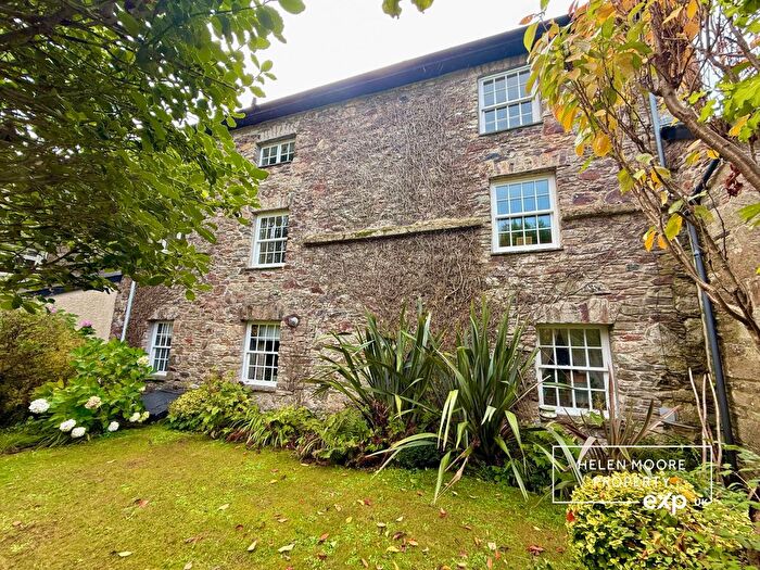 2 Bedroom Flat For Sale In Woodland Court, Woodland Road, Ivybridge, PL21