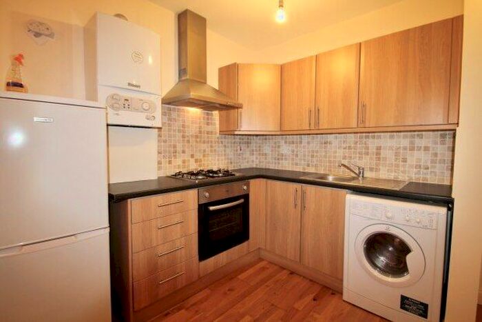 2 Bedroom Flat To Rent In High Street, Beckenham, BR3