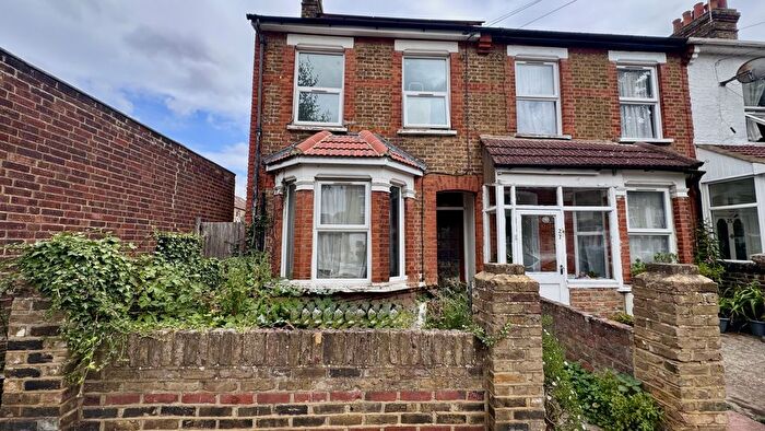 3 Bedroom Terraced House For Sale In Tachbrook Road, Southall, UB2