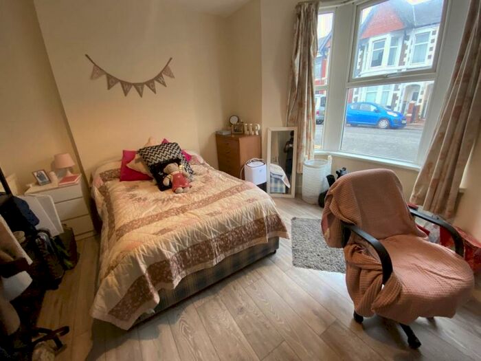 5 Bedroom House To Rent In Gelligaer Street, Cathays, Cardiff, CF24