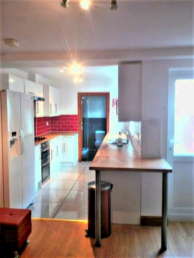 5 Bedroom Semi-Detached House To Rent In Lime Avenue, Selly Oak, Birmingham, B29