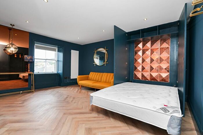 Studio To Rent In South Bridge, Old Town, Edinburgh, EH1
