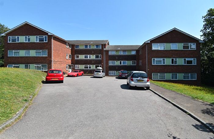 3 Bedroom Flat For Sale In Rectory Close, St. Leonards-On-Sea, TN38