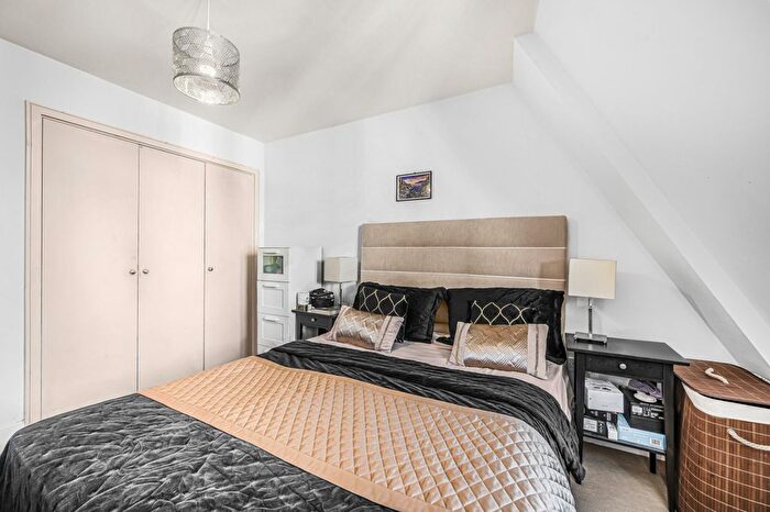 1 Bedroom Flat For Sale In Pepys Street, Tower, EC3N