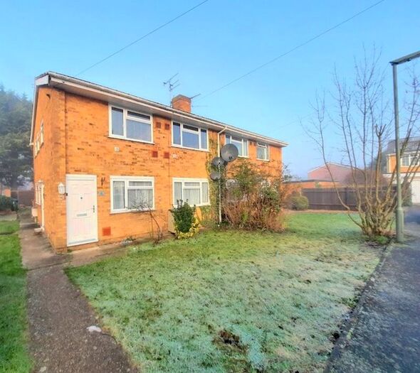 2 Bedroom Flat To Rent In Whatmore Close, Staines TW19