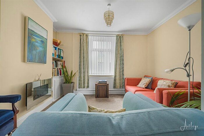 3 Bedroom End Of Terrace House For Sale In Vincent Street, Swansea, SA1