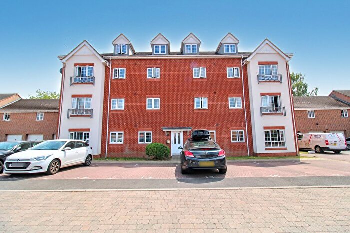 2 Bedroom Flat For Sale In Squirrel Court, Aldershot, Hampshire, GU12
