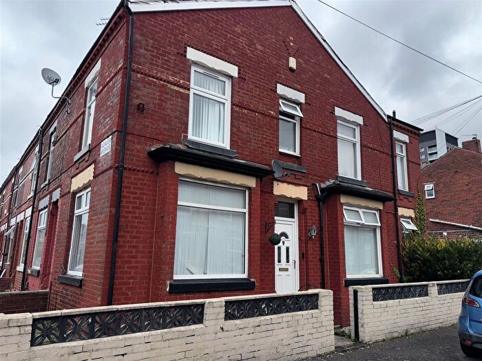 3 Bedroom End Terrace House To Rent In Carberry Road, Manchester, M18
