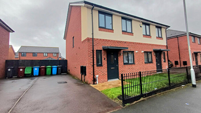 2 Bedroom Semi Detached House For Sale In Weaving Way, Gorton, M18