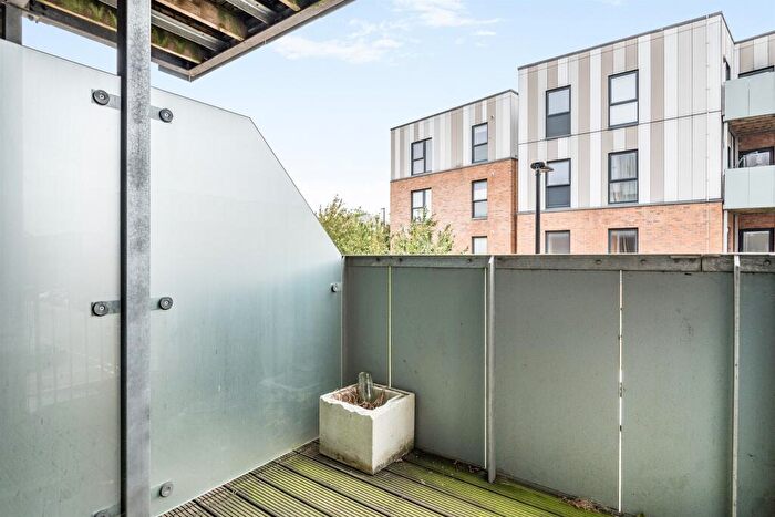 2 Bedroom Flat For Sale In Canning Square, Enfield, EN1