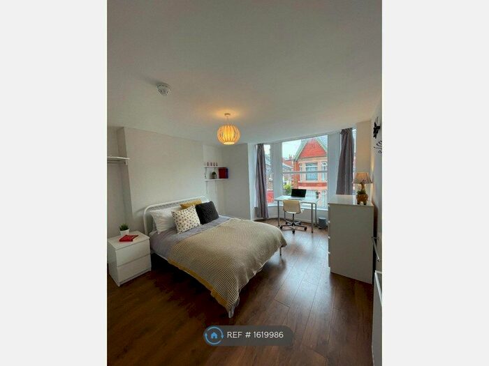 7 Bedroom End Of Terrace House To Rent In Harringay Avenue, Liverpool, L18