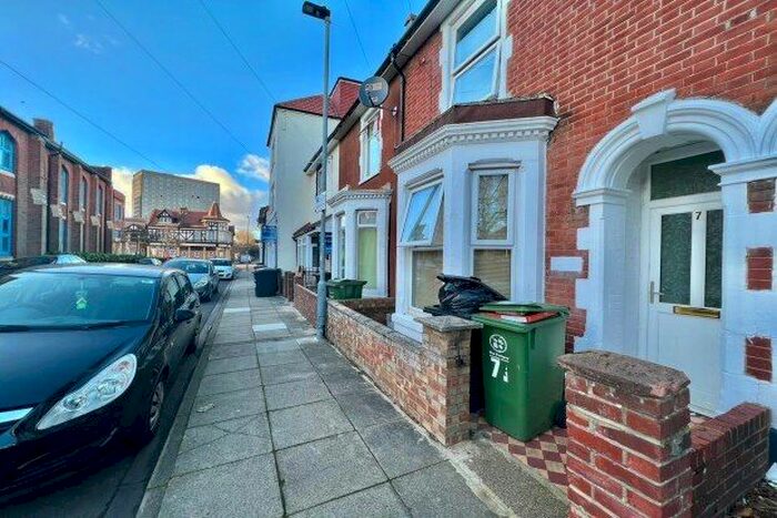 5 Bedroom Property To Rent In Fraser Road, Southsea, PO5