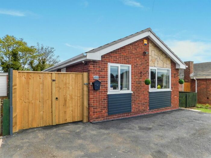 2 Bedroom Detached Bungalow For Sale In South End, Hogsthorpe, Skegness, PE24