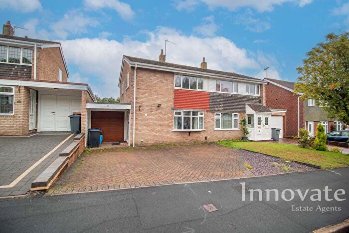 3 Bedroom Semi-Detached House For Sale In Muirfield Crescent, Tividale, Oldbury, B69