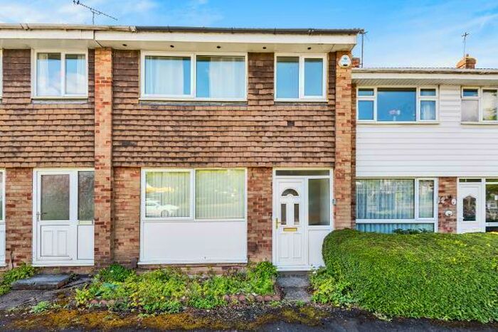 3 Bedroom Terraced House To Rent In Wendover Road, Aylesbury, HP21