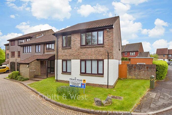 2 Bedroom Flat For Sale In Connaught Gardens, West Green, Crawley, West Sussex, RH10