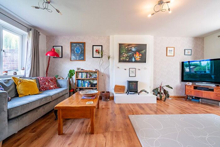 3 Bedroom Terraced House For Sale In Pearson Avenue, Beeston, NG9