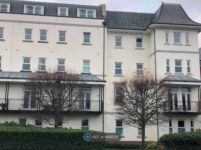 2 Bedroom Flat To Rent In Edison Court, Tunbridge Wells, TN4