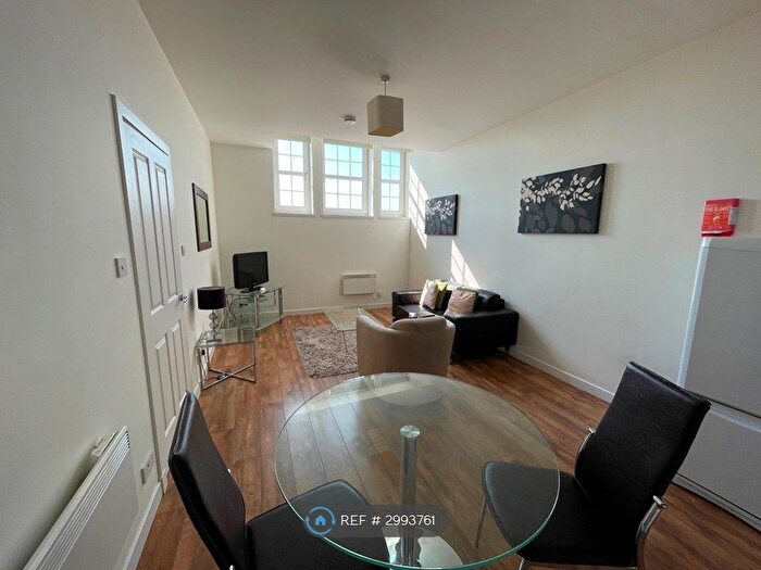 1 Bedroom Flat To Rent In Fraser House, Aberdeen, AB11