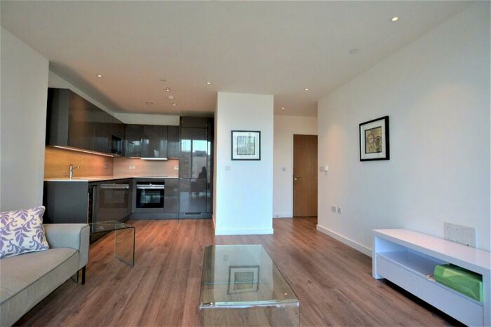 1 Bedroom Flat To Rent In Devan Grove, London, N4