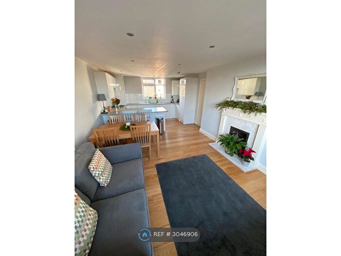 2 Bedroom Flat To Rent In Southfields, London, SW18