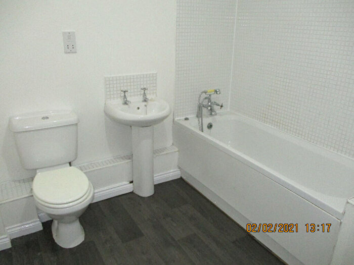 2 Bedroom Flat To Rent In - Cornishway, Manchester, Greater Manchester, M22