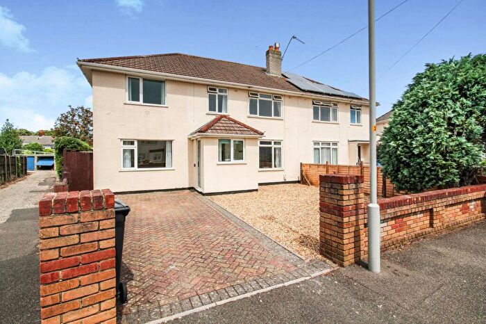 4 Bedroom Property To Rent In Hawkins Road, Poole, BH12