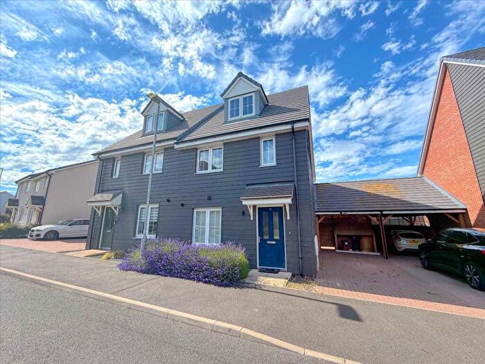 3 Bedroom Semi-Detached House For Sale In Hamford Crescent, Walton On The Naze, CO14