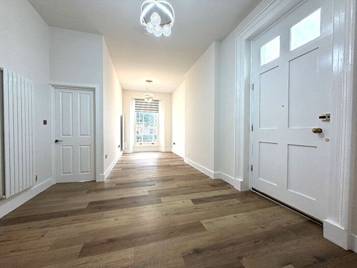 Studio To Rent In Thrift Hall, Sewardstone Road, Waltham Abbey, EN9