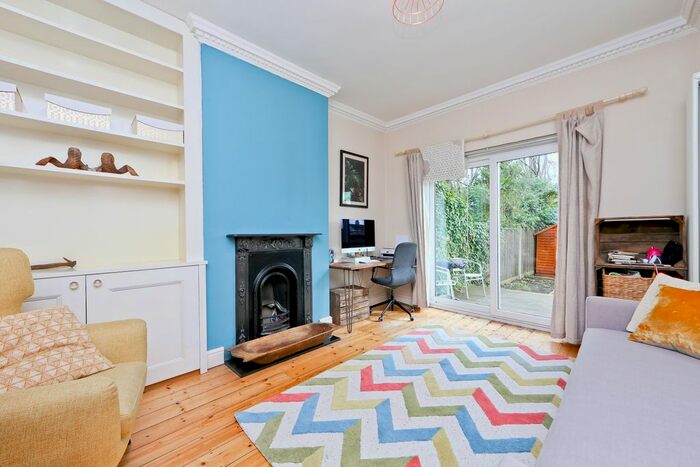 1 Bedroom Maisonette To Rent In Southdown Road, Raynes Park, SW20