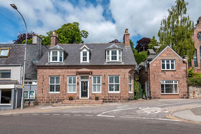 4 Bedroom Terraced House To Rent In High Street, Banchory, AB31