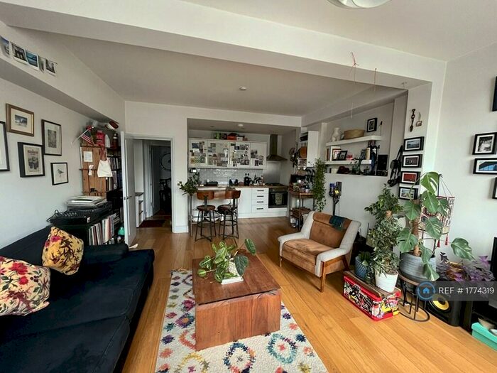 2 Bedroom Flat To Rent In Denmark Hill, London, SE5