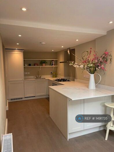 3 Bedroom Semi-Detached House To Rent In Swan Street, Kingsclere, Newbury, RG20