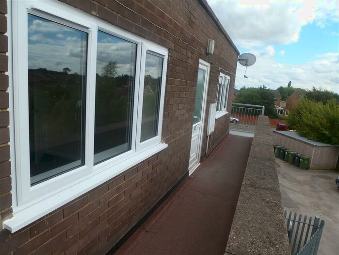 2 Bedroom Flat To Rent In Maple Avenue, Ripley, Derbyshire, DE5