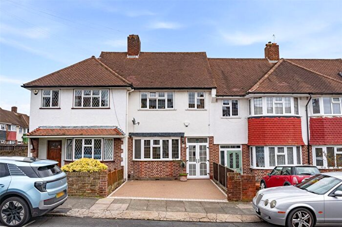 3 Bedroom Terraced House For Sale In Gloucester Road, Twickenham, TW2