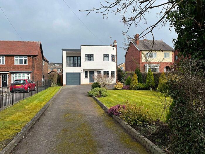 4 Bedroom Detached House For Sale In Milnthorpe Lane, Wakefield, WF2