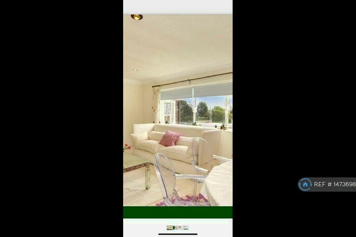 3 Bedroom Flat To Rent In Dyke Road Avenue, Hove, BN3